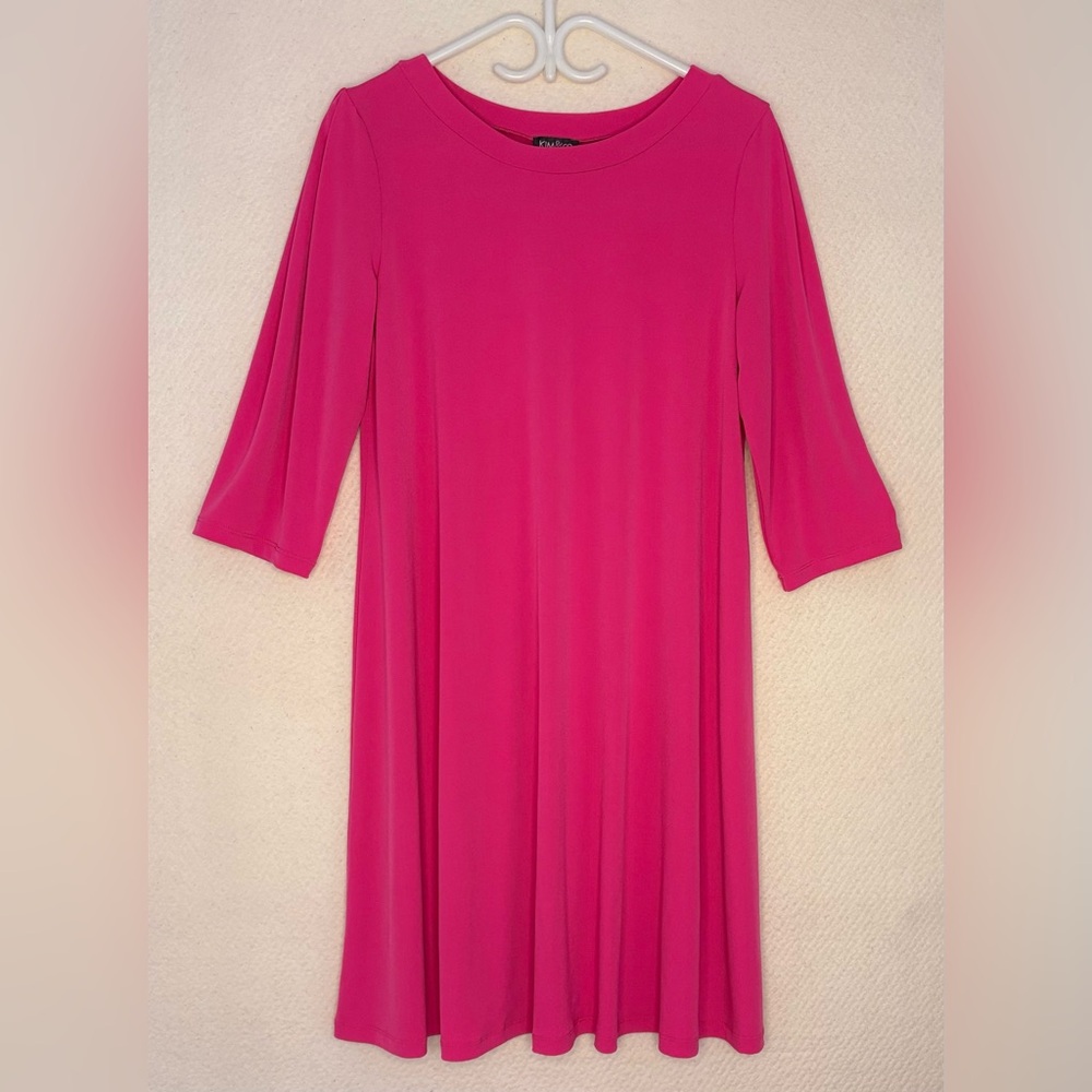Pretty In Pink! 🌸 Kim & Co Super Stretch Dress in Hot Pink. Made in Canada 🍁